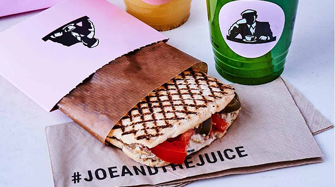 Nyd friske juicer, shakes, sandwiches og kaffe – perfekt som frokost eller nem take away. Nyd friske juicer, shakes, sandwiches og kaffe – perfekt som frokost eller nem take away.